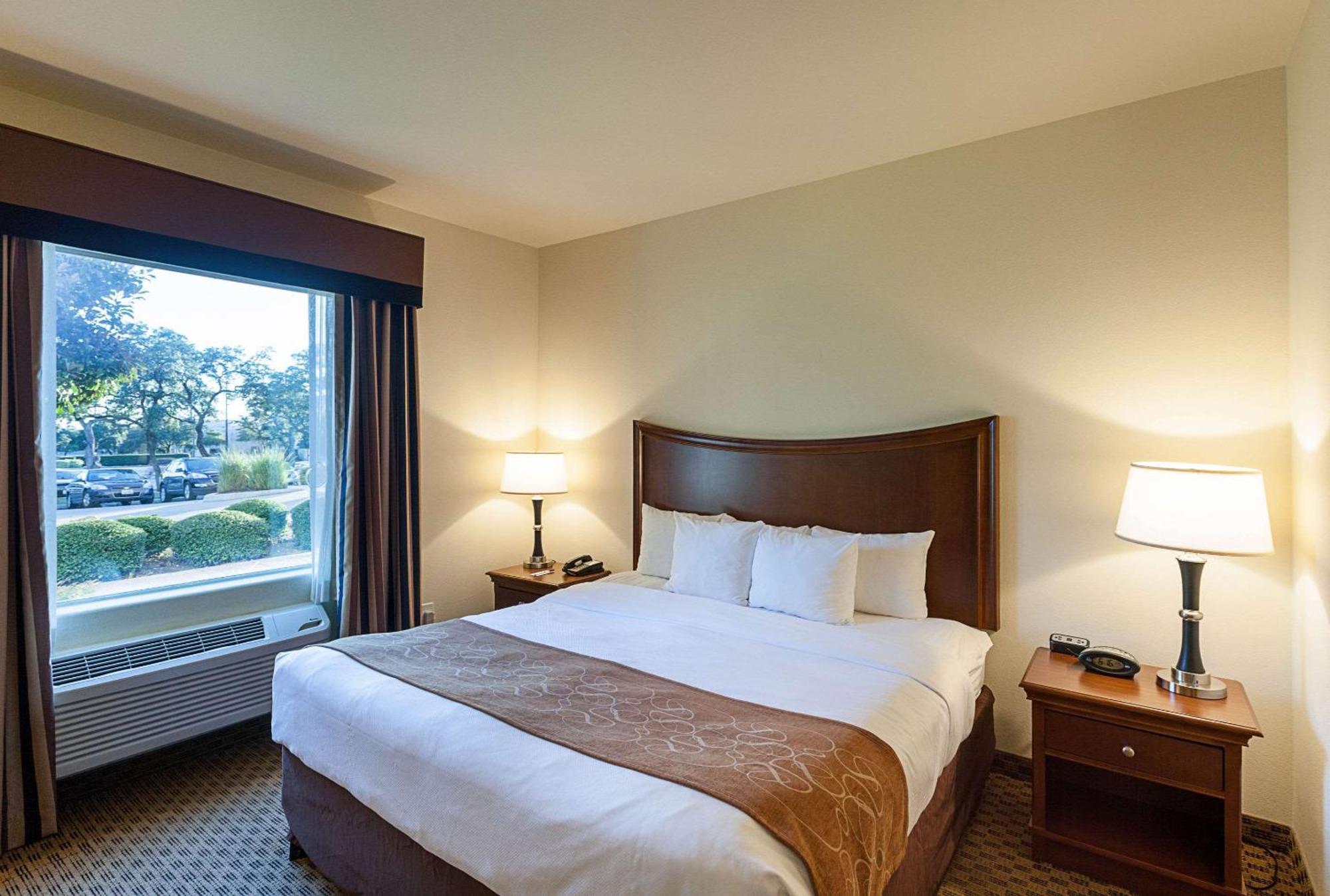 Comfort Suites San Antonio North - Stone Oak Екстер'єр фото
